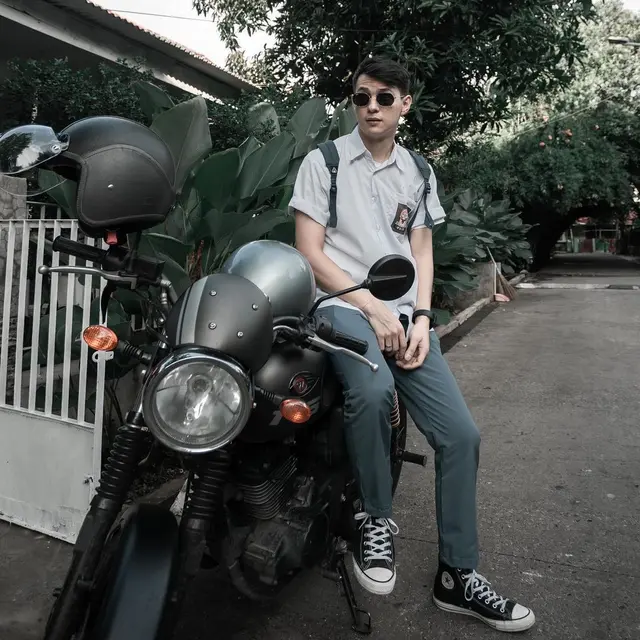 Sudah Jadi Ayah, 6 Aktor Indonesia Ini Masih Cocok Kenakan Seragam SMA
