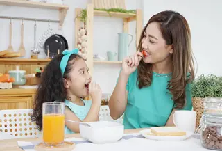 4 Tips agar Anak Tidak Pilih-Pilih Makanan./Copyright depositphotos.com/somkku