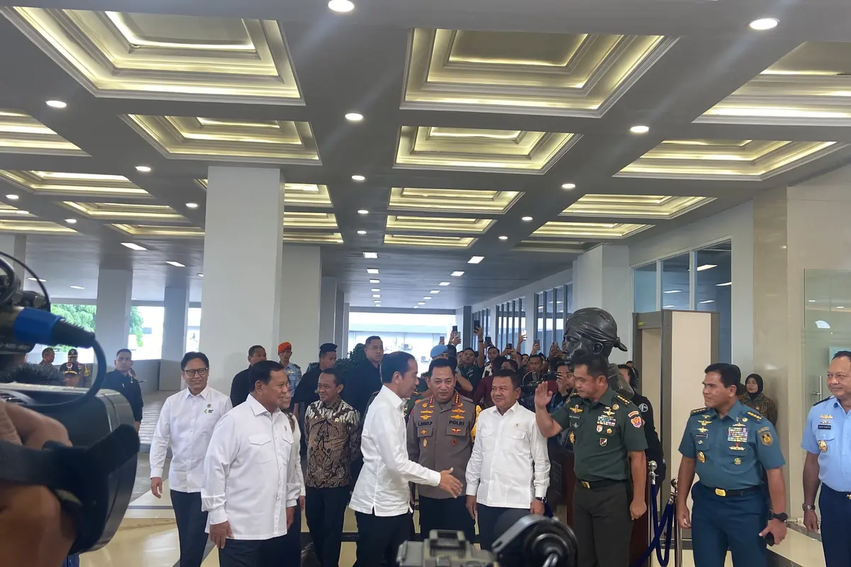 Presiden Joko Widodo (Jokowi) didampingi Menhan Prabowo Subianto, meresmikan Rumah Sakit Pusat Pertahanan Negara (RSPPN) Panglima Besar Soedirman di Bintaro Jakarta Selatan, Senin (19/2/2024).