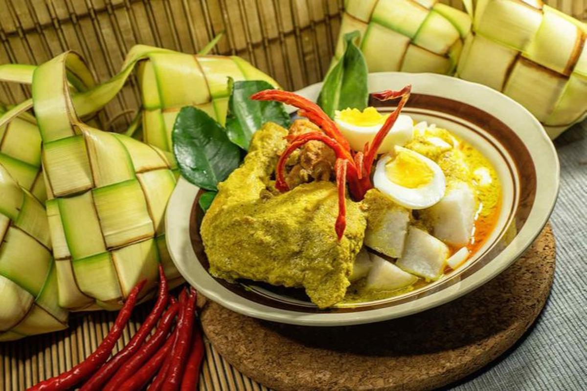 Ilustrasi Opor Ayam Saat Lebaran