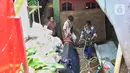 Aktivitas warga terdampak banjir pun nyaris lumpuh. (Liputan6.com/Angga Yuniar)