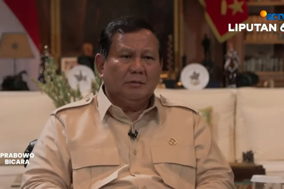 Presiden Prabowo Subianto saat melangsungkan wawancara khusus dengan Pemimpin Redaksi Liputan6 SCTV, Retno Pinasti di Padepokan Garuda Yaksa, Hambalang.