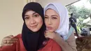 Tak hanya totalitas dalam berakting, wanita kelahiran 29 Februari 1996 ini juga mengubah penampilannya dalam berperan. Seperti saat membintangi sebuah sinetron di salah satu acara televisi, Dea Annisa tampil cantik dengan berhijab. (Liputan6.com/IG/deaaannisa)