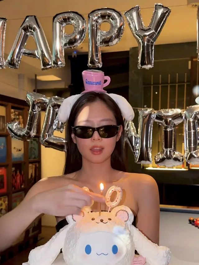 Jennie Blackpink ulang tahun ke-30 dengan video transisi. [@jennierubyjane]