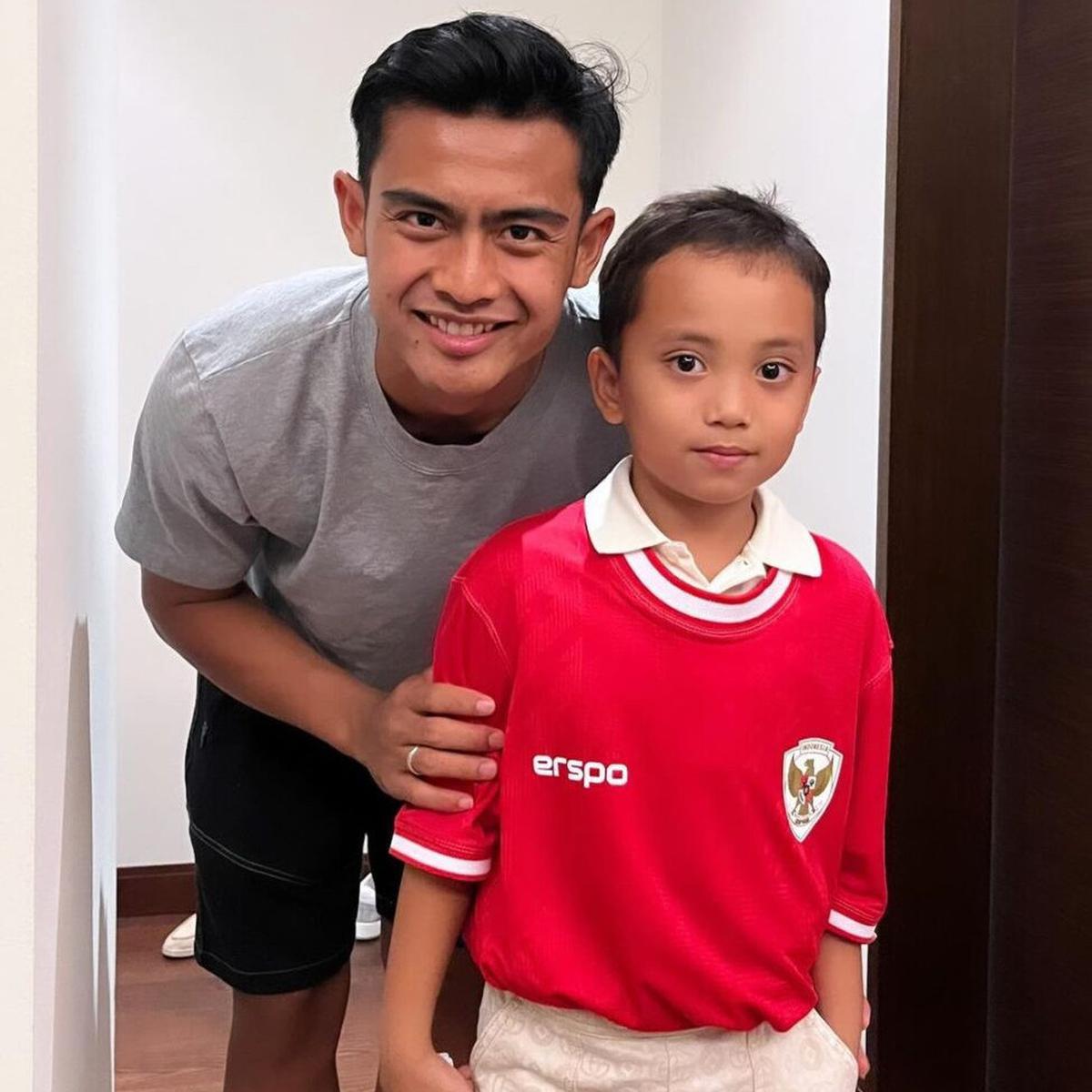 7 Potret Anak Artis Pecinta Sepakbola, Bakal Nonton Langsung Timnas Indonesis Vs China di GBK Malam Ini?