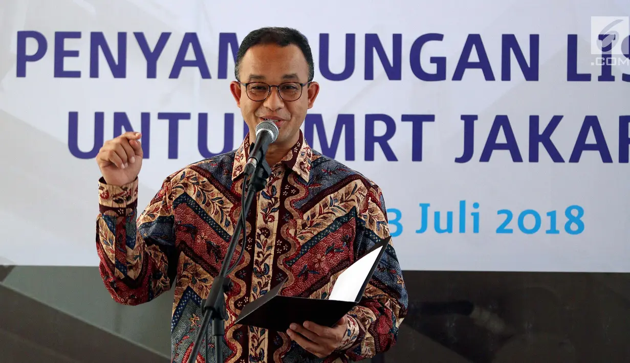Gubernur DKI Jakarta, Anies Baswedan memberikan sambutan pada peresmian Gardu Distribusi Listrik (Receiving Substation/RSS) bawah tanah MRT Jakarta di Taman Sambas, Jakarta, Jumat (13/7). (Liputan6.com/Johan Tallo)