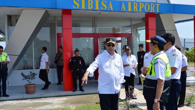 Menhub Kunjungi Bandara Sibisa