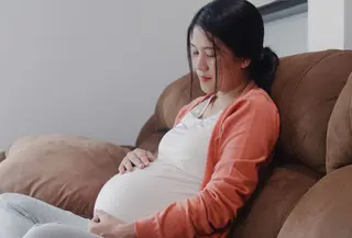 Berbagai kegiatan stimulasi yang bisa dilakukan untuk bayi di dalam kandungan. (foto: tirachardz/freepik)