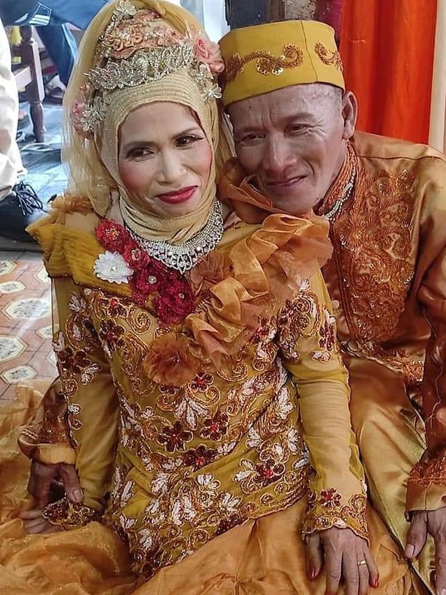 Viral Pernikahan Lansia Berusia 60 Tahun, Ini 6 Potretnya Tunjukkan Rasa Bahagia