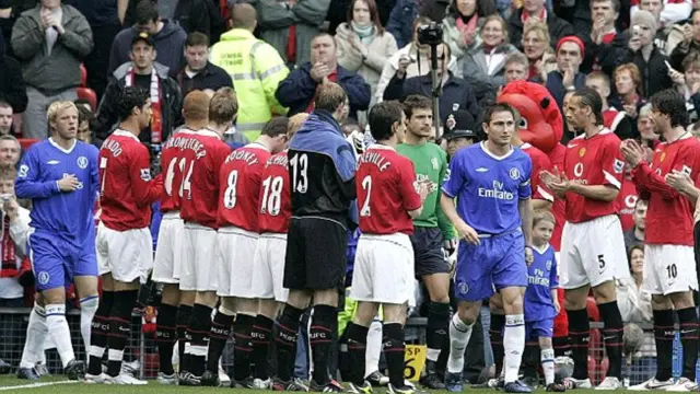 Liverpool akan menyambut Chelsea ke lapangan sebagai juara, seperti yang Manchester United lakukan pada 2005.  (Dailymail)