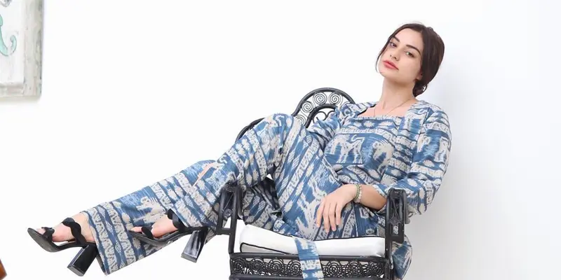 FOTO: Gaya Nora Alexandra dengan Balutan Jumpsuit, Tampil Santai