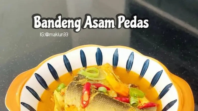 Semangkuk bandeng bumbu kuning