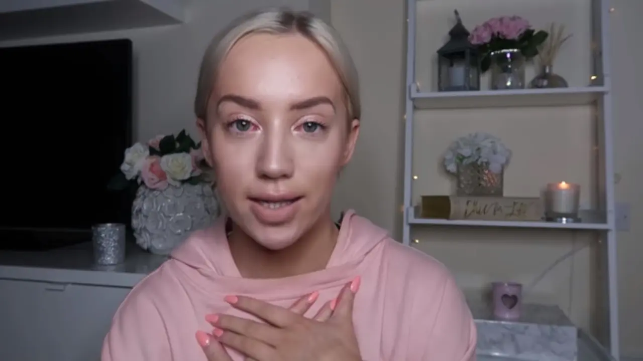 Elle Darby, Youtuber yang Tak Malu Minta Menginap Gratis di Hotel