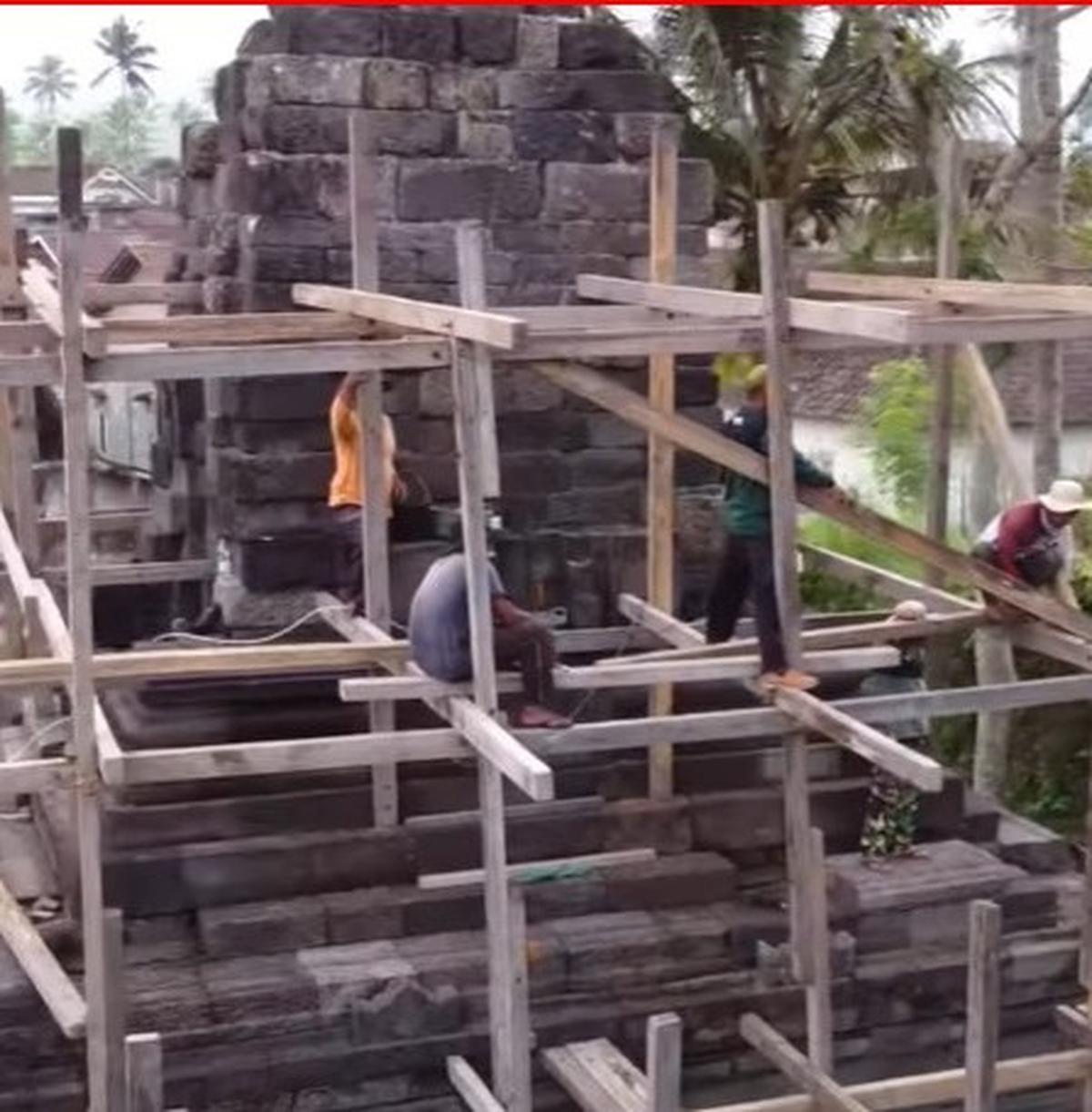 Proses pemindahan Candi Lumbung