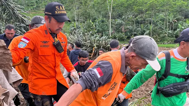Operasi SAR tragedi longsor di Dusun Situkung, Desa Pandanarum, Kecamatan Pandanarum, Kabupaten Banjarnegara.