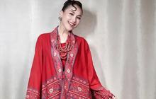 Cantik dan Elegan, 8 Potret Ayu Ting Ting Mengenakan Batik Tampil Anggun