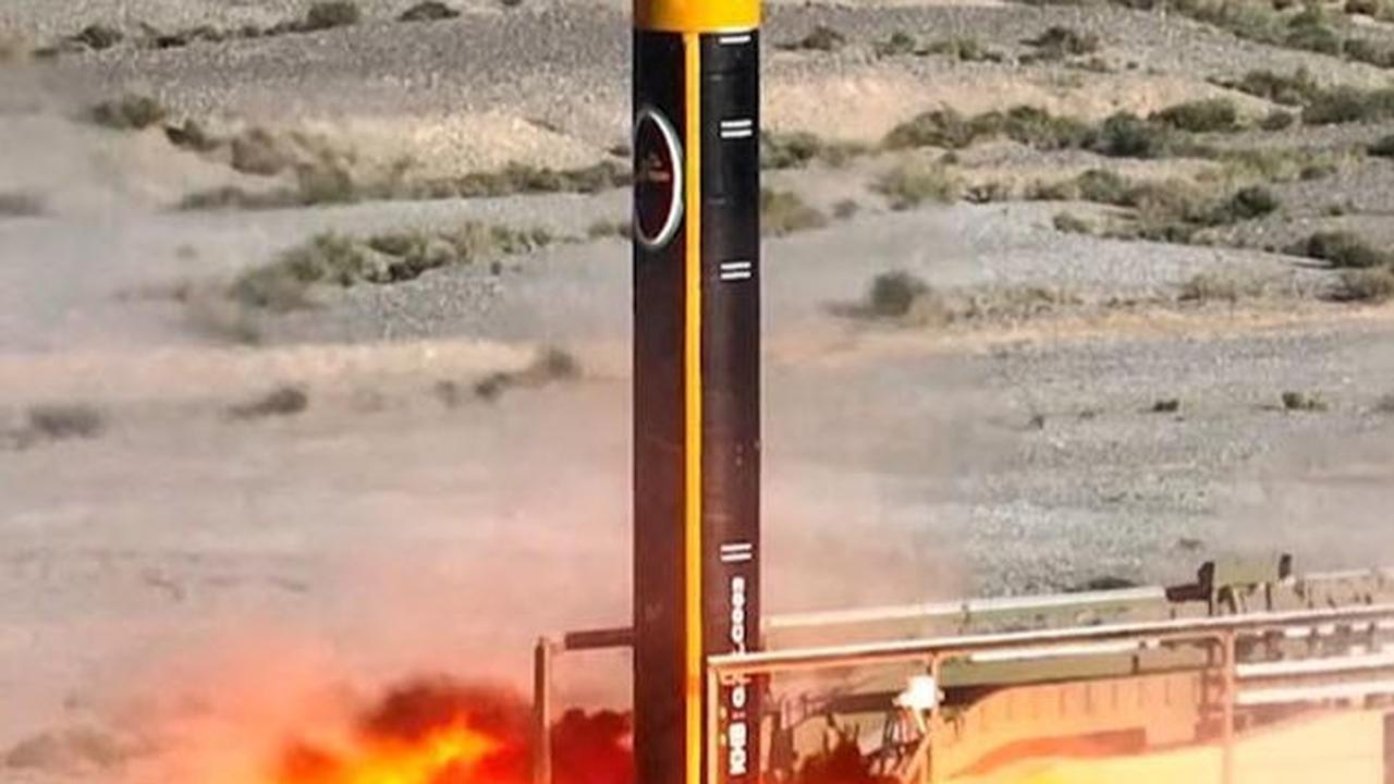 FOTO: Ngeri! Ini Penampakan Rudal Iran yang Bisa Jangkau Israel: Sanggup Bawa Bom Seberat 1,5 Ton