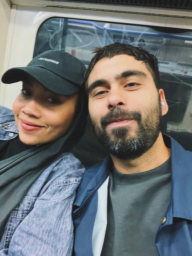 Potret Adam Sinclair dan Istri (Instagram/@adamyousofunny)