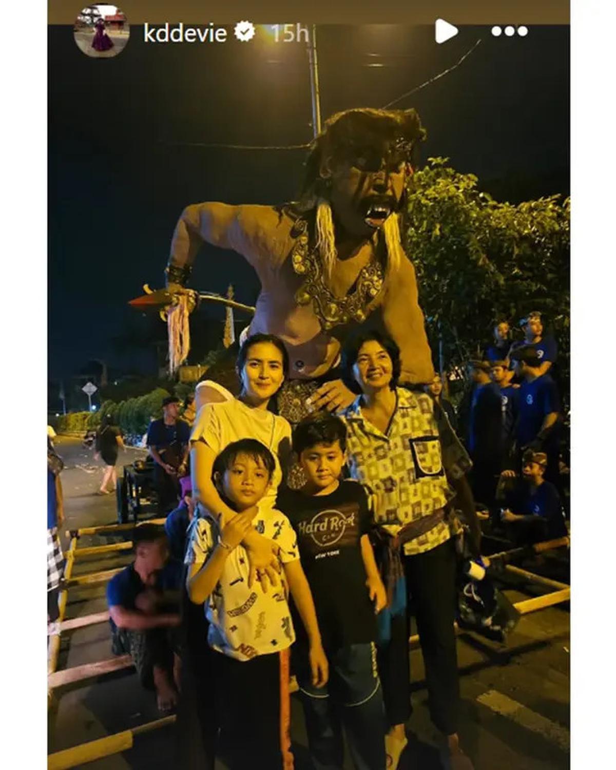 8 Potret Artis Rayakan Nyepi 2025, Jadi Momen Nikmati Parade Ogoh-Ogoh