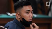 Ada beberapa poin keberatan lain Mario Dandy adalah tuntutan restitusi sebesar Rp 120.388.911.030. Dia mengaku terkejut mesti membayar uang ganti rugi sebesar itu. (merdeka.com/Imam Buhori)