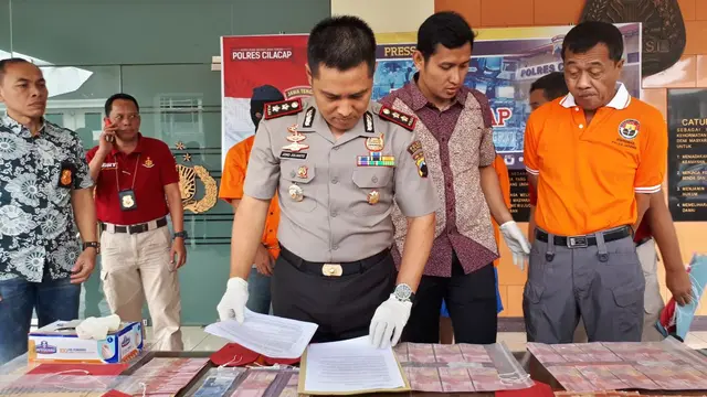 Uang palsu diedarkan di warung-warung kecil. (Foto: Liputan6.com/Polres Cilacap/Muhamad Ridlo)