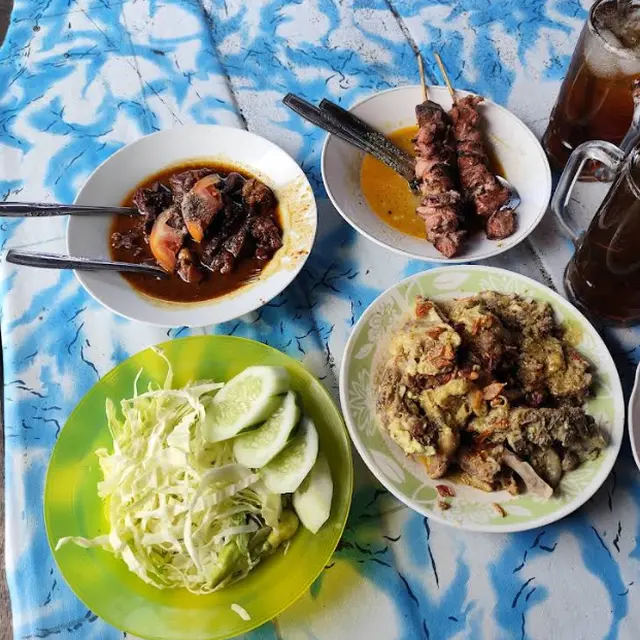 Sate dan Tongseng Kambing Pak Meyet