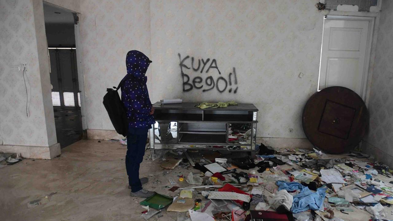 FOTO: Kondisi Rumah Uya Kuya Setelah Amukan Massa Tak Dikenal