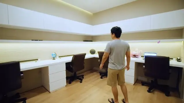 Salah satu bentuk bagian kantor sekaligus rumah Raditya Dika (Youtube)