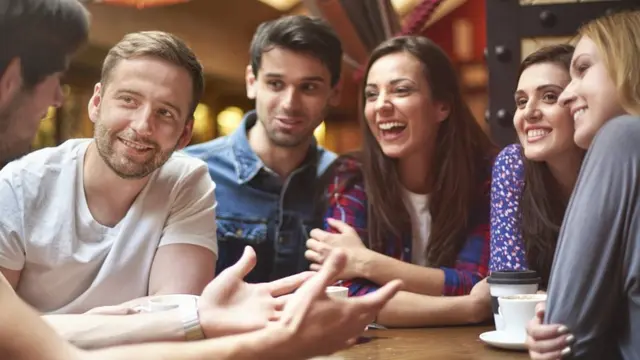 [Bintang] Kata Astrologer: 3 Zodiak Anti Baper Saat Ketemu Mantan di Bukber