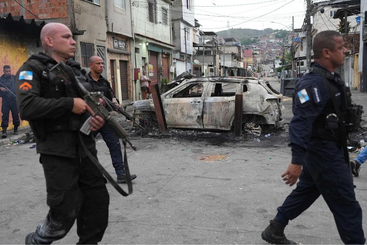 FOTO: Operasi Polisi Paling Mematikan Brasil,  64 Tewas dalam Perang Melawan Geng Narkoba