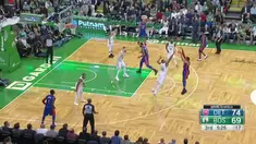 Detroit Pistons berikan kekalahan kedua beruntun untuk Boston Celtics dengan skor 118-108.