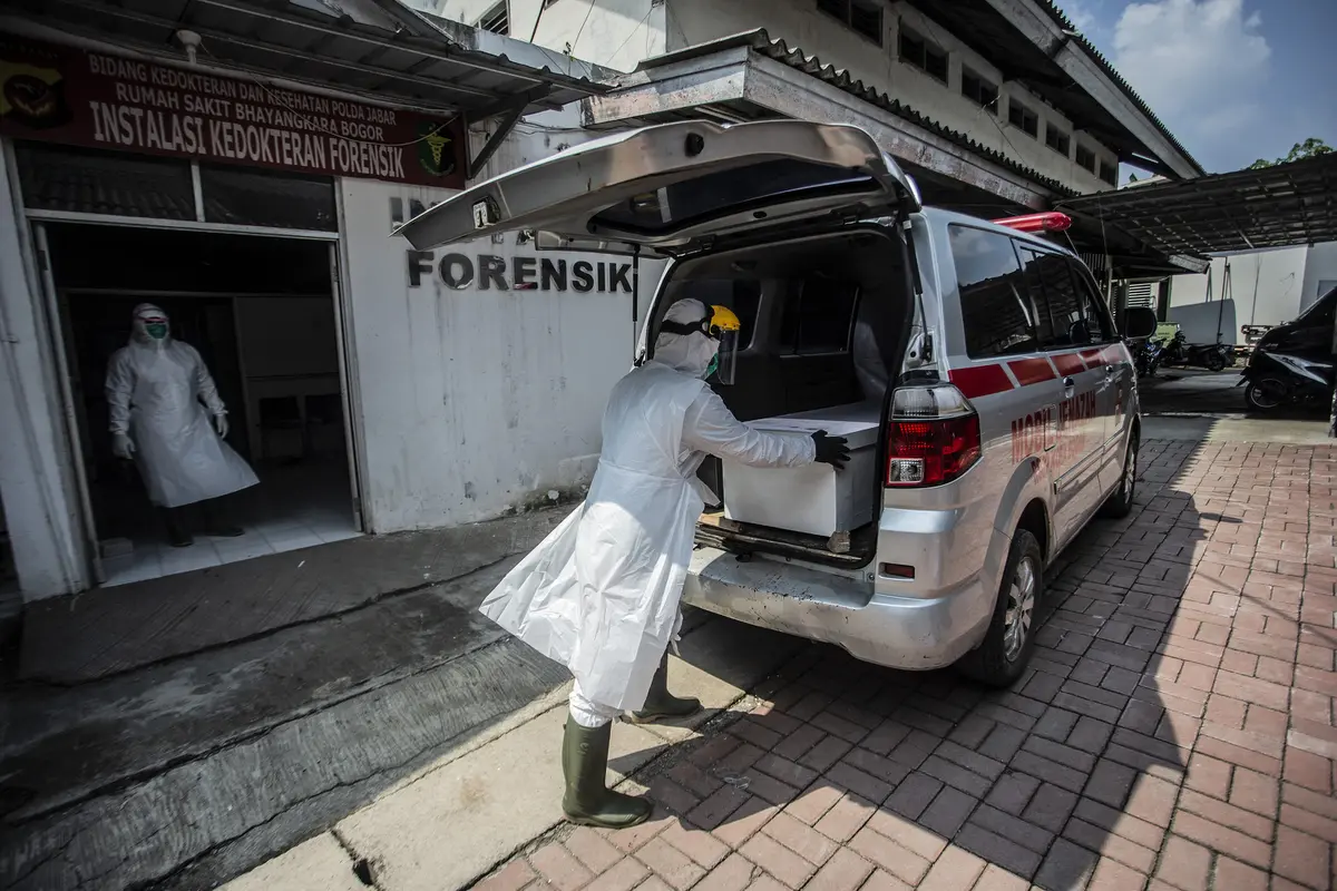 Korban COVID-19 Meninggal saat Isolasi Mandiri di Rumah