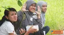 Citizen6, Yogyakarta: Para Mahasiswa UGM Yogyakarta, sedang berdiskusi tentang workshop Citizen6, sambil makan siang. (Pengirim: Ady Permadi)