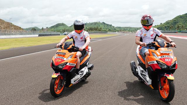 Marquez dan Espargaro Berkeliling Sirkuit Mandalika (AHM)