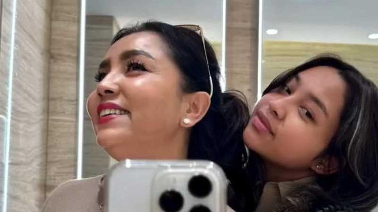 Potret Mayangsari Bareng Sang Putri Khirani, Ibu & Anak Cantiknya 11 12 - Selalu Modis Tenteng Tas Branded