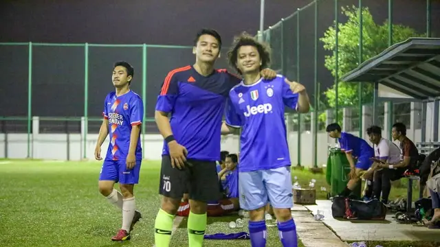 Masih Ingat Penyanyi Cilik 'Abang Tukang Bakso'? Ini 6 Potret Terbarunya