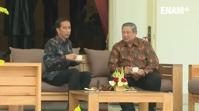 ENAM PLUS: Begini Suasana Akrab Jokowi dan SBY di Beranda Istana
