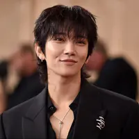 Penampilan debut Joshua SEVENTEEN di Karpet Merah Golden Globes. [Copyright: Associated Press]