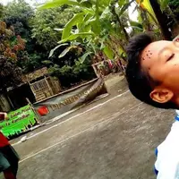 Menjelang perayaan Hari Kemerdekaan Indonesia pada 17 Agustus, anak-anak 90-an sibuk mengumpulkan beberapa benda untuk ikut lomba. (Via: instagram.com/mmd_jiwan)