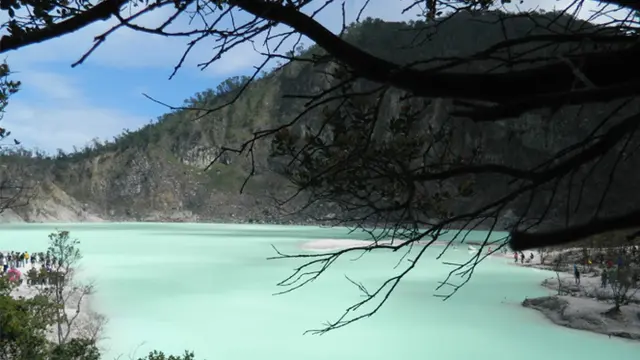 Daftar Kawah Gunung di Indonesia yang Eksotik