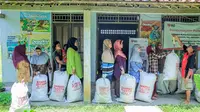 Masyarakat Desa Banyurata Kini Punya Bank Sampah