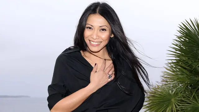 6 Artis Cantik Perbaiki Gigi Untuk Ubah penampilan