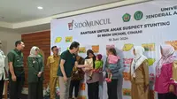 Sido Muncul menyalurkan bantuan untuk anak suspect stunting di RSGM Unjani, Cimahi, Jawa Barat.