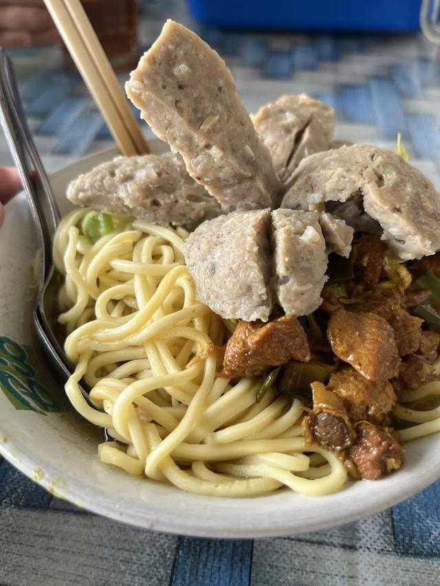 3.Mie Ayam Bakso Super Jumbo Pak H.bagong 234