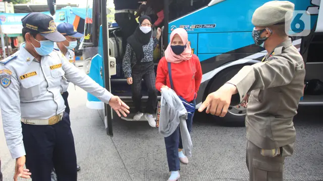 Aktivitas Arus Balik di Terminal Kalideres