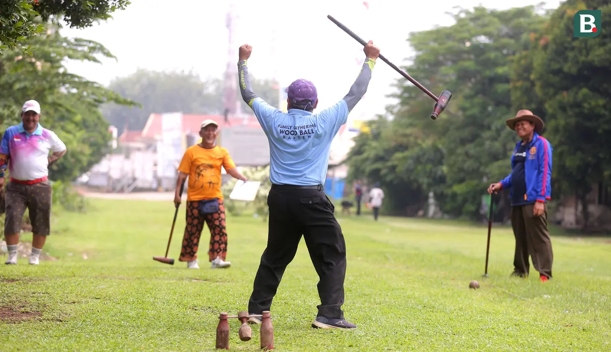Selain menyehatkan, olahraga yang mirip dengan golf ini dipilih karena minim resiko cedera dan yang pasti lebih murah meriah. (Bola.com/M Iqbal Ichsan)