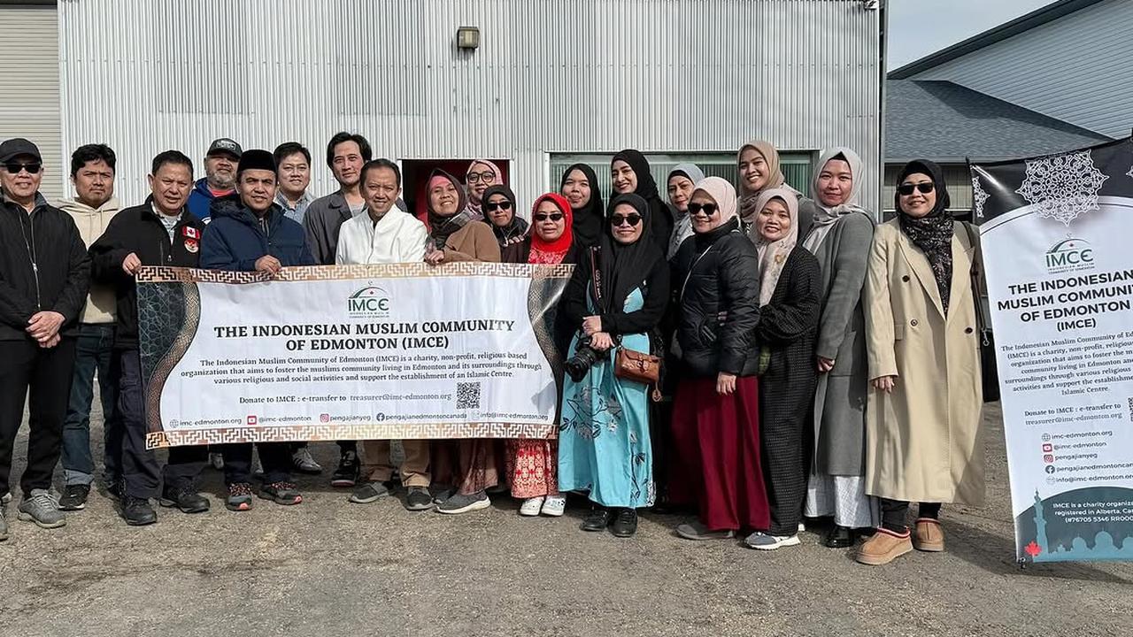 5 Potret Cindy Fatikasari dan Tengku Firmansyah Perlihatkan Masjid Indonesia Pertama di Kota Edmonton