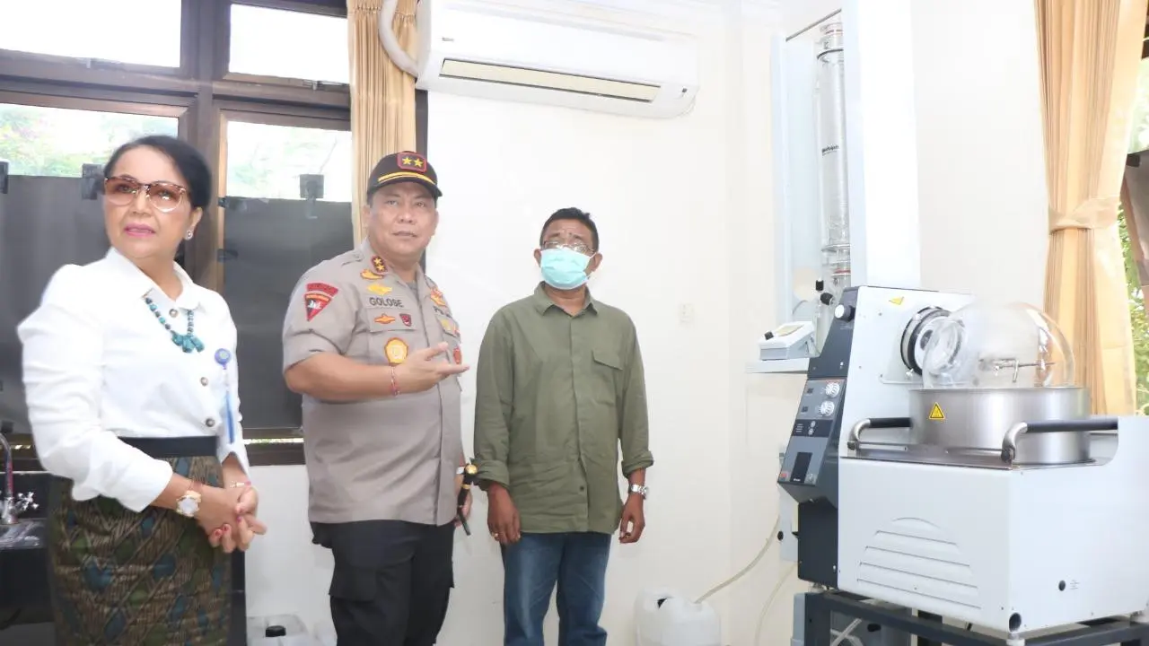 Gandeng Unud, Polda Ekstrak Arak Bali Jadi Hand Sanitizer
