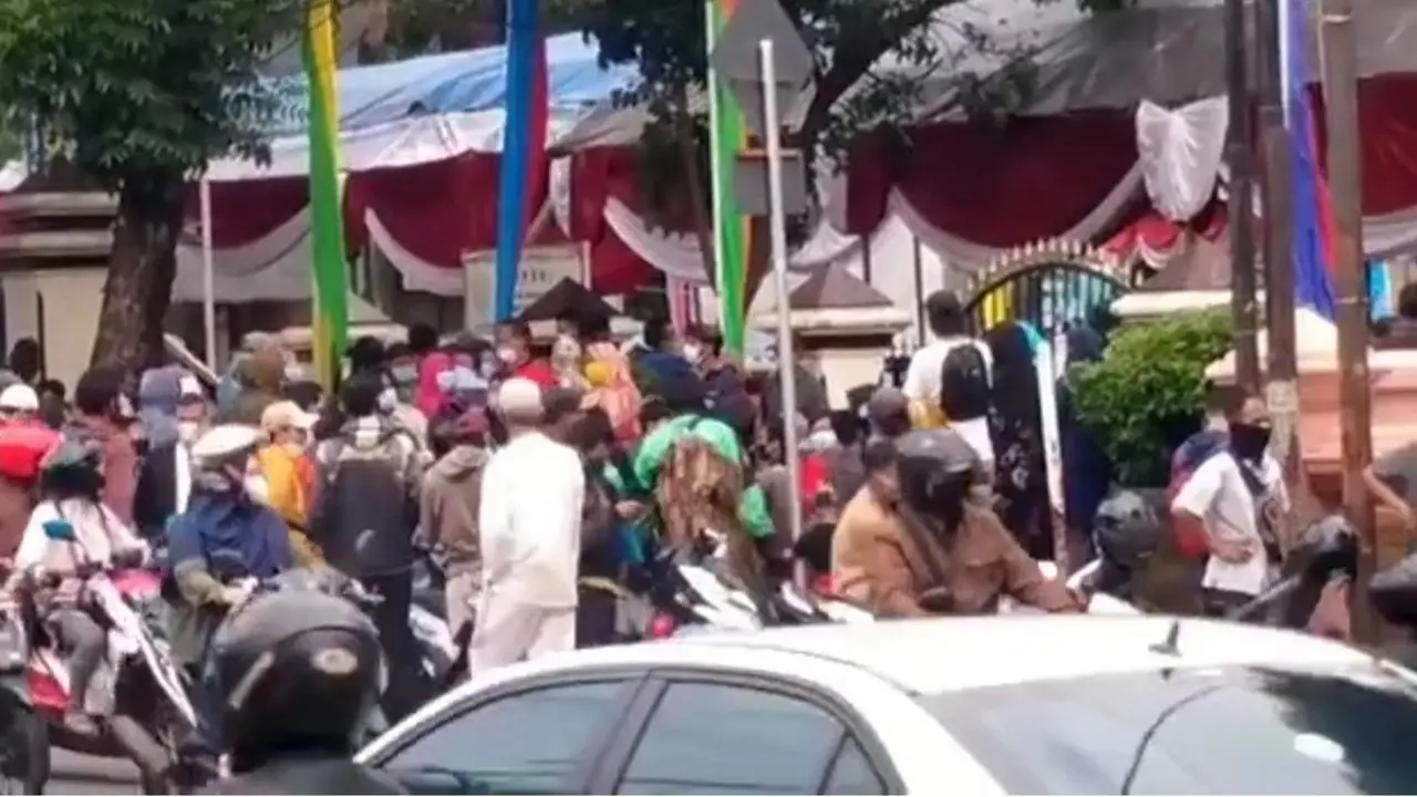 Kecamatan Pancoran Mas Depok Viral karena Kerumunan
