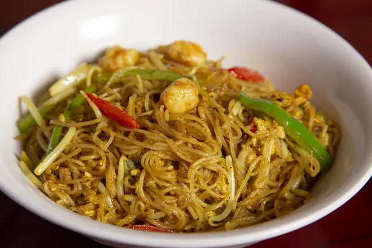 25 Daftar Menu Warteg yang Murah, Enak, dan Disukai Banyak Orang